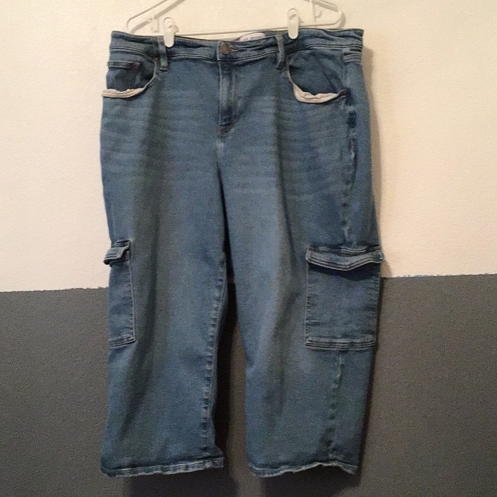 H3 Size 20 Lane Bryant Light Wash Boyfriend Cargo Jeans
